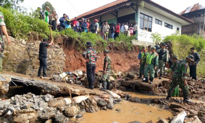 Musim Hujan Rawan Bencana, Dewan Minta Tetap Perhatikan Prokes