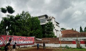 Takut Tertular Covid-19, Warga Kelurahan Dago Jati Keukeuh Tolak The Silk Hotel Jadi Rumah Singgah Takut Tertular Covid-19, Warga Kelurahan Dago Jati Keukeuh Tolak The Silk Hotel Jadi Rumah Singgah