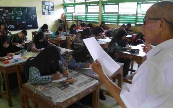 Alternatif Pengganti Rekrutmen Guru PNS Hanya Akan Diisi Oleh 960 Ribu Guru Bestatus PPPK