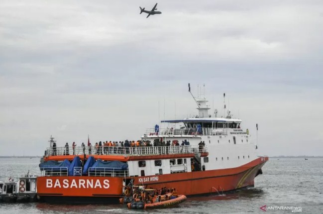 53 Kapal Dikerahkan Basarnas dalam Pencarian Pesawat Sriwijaya Air SJ 182 53 Kapal Dikerahkan Basarnas dalam Pencarian Pesawat Sriwijaya Air SJ 182