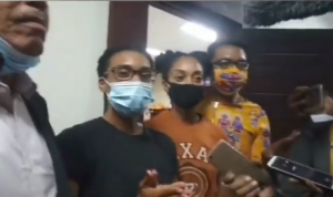 Kristen Gray dan Kekasih Wanitanya Segera Dideportasi dari Indonesia