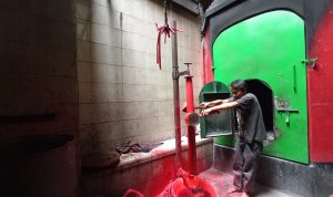 Mari Tengok Produksi Lilin Merah Menjelang Perayaan Imlek