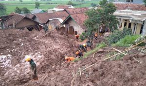 Kepala Daerah Diminta Awasi Zona Bencana Kepala Daerah Diminta Awasi Zona Bencana