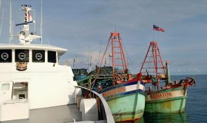 Lakukan Transaksi Minyak Ilegal, Indonesia Amankan Kapal Iran Lakukan Transaksi Minyak Ilegal, Indonesia Amankan Kapal Iran