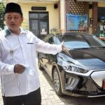 Para Pejabat Mulai Pakai Mobil Listrik