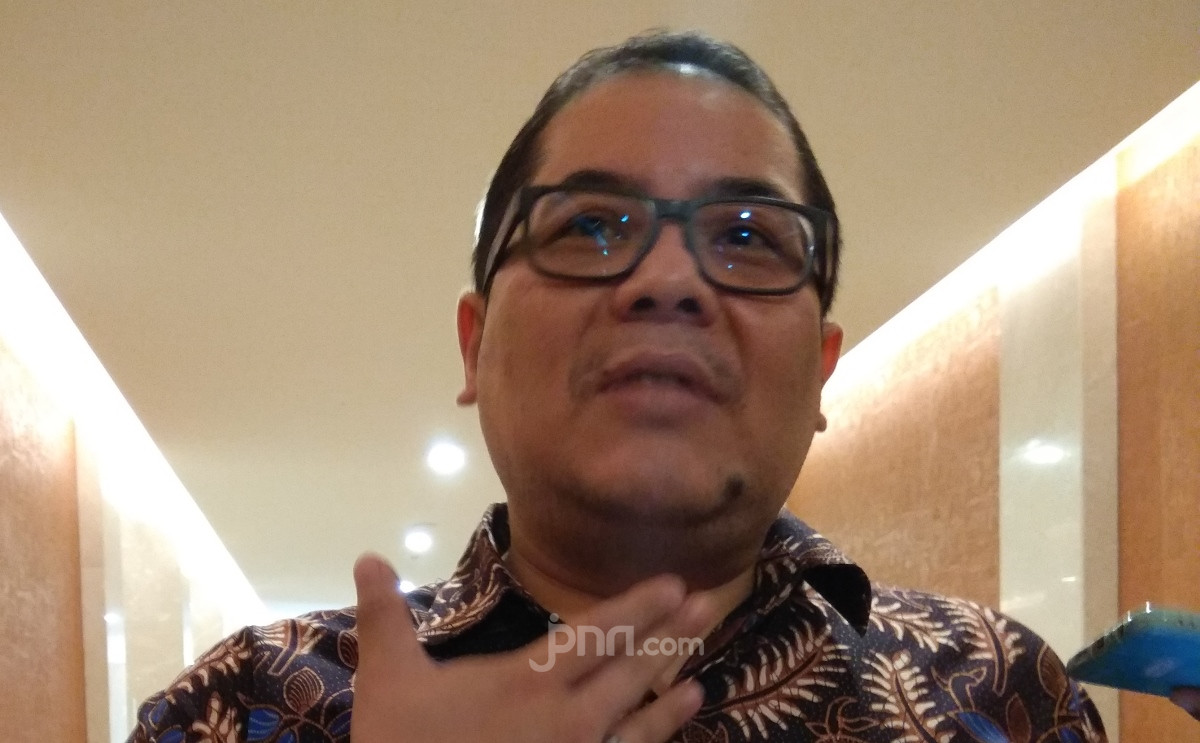 Indra Charismiadji Sebut 23,5 Persen Guru di Indonesia Suka Bolos Indra Charismiadji Sebut 23,5 Persen Guru di Indonesia Suka Bolos