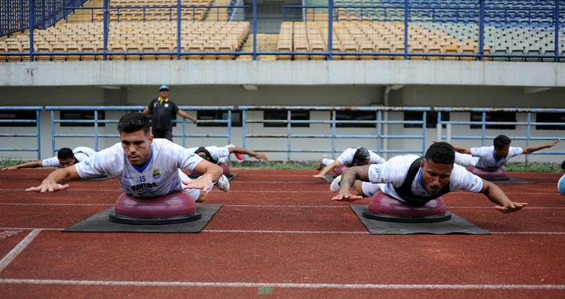 Finansial Persib Bandung Babak Belur