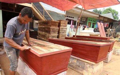 Kebutuhan Terhadap Peti Jenazah Makin Meningkat
