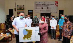 Program Data Desa Presisi Telah Siap, Rektor IPB Serahkan Hasilnya Pada Mensos Risma