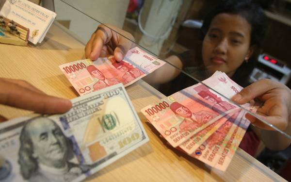 Kurs Rupiah Tembus 14.000 per Dolar