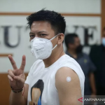 Ariel Noah Turut Disuntik Vaksin Untuk Buktikan Kepada Masyarakat