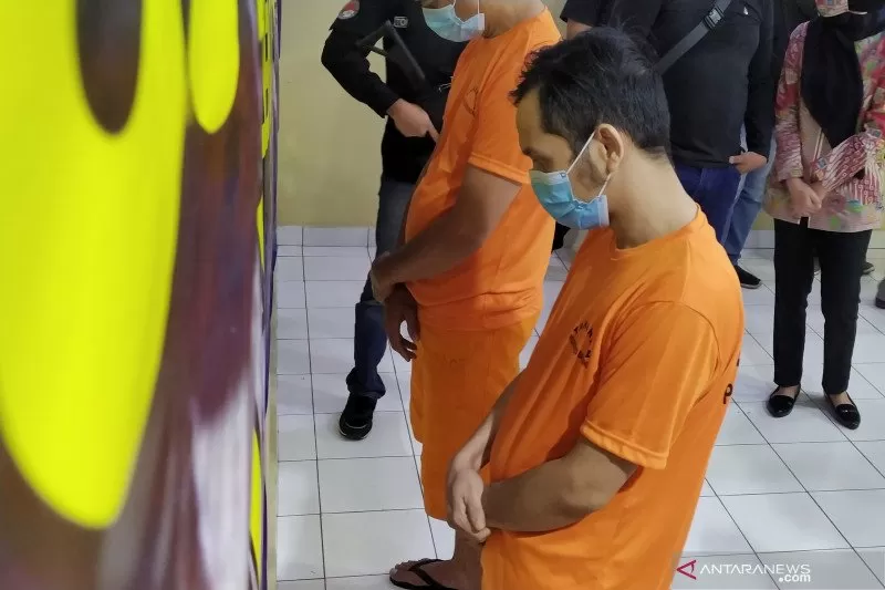 Polisi Bandung Tangkap Vokalis Band Kapten dalam Kasus Narkoba
