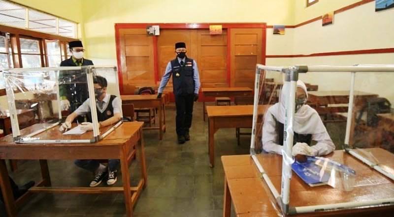 SKB 3 Menteri Tuai Pro Kontra, Kali Ini Soal Seragam