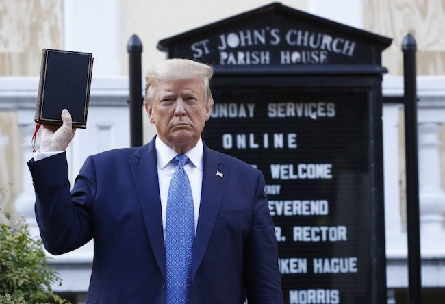 Pemerintahan Trump Lakukan Penipuan Penyediaan Vaksin? Pemerintahan Trump Lakukan Penipuan Penyediaan Vaksin?