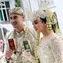 Ali Syakieb dan Margin Wieheerm Menikah Pakai Adat Sunda