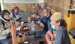 Kedai Kopi Lereng Tanggul Dulu Hanya Tempat Pembuangan Sampah