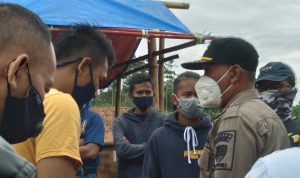 PPKM, Satpol PP Kecamatan Jatinangor Bubarkan Pasar Tumpah Cileles