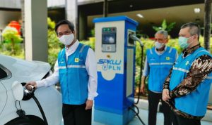 PLN Beri Diskon 30 Persen Bagi Pengguna Kendaraan Listrik PLN Beri Diskon 30 Persen Bagi Pengguna Kendaraan Listrik