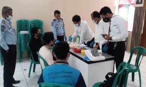 Petugas Lapas Sukabumi Gagalkan Penyelundupan Sabu-sabu Dalam Sale Pisang Petugas Lapas Sukabumi Gagalkan Penyelundupan Sabu-sabu Dalam Sale Pisang