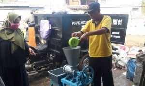 Simpang Sari RW 01 Olah Sampah Organik Menjadi Pakan Ternak Ayam