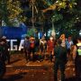 Terciduk! Satpol PP Bubarkan Gerombolan yang Nongkrong Sambil Miras di Terminal Tegalega