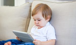 Waspada! Gadget Bikin Anak Terlambat Bicara