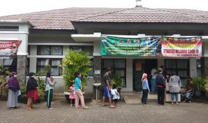 Hindari Kerumunan, Penyaluran Dana Bantuan Sosial Tunai di Cisaranten Dibagi Beberapa Sesi