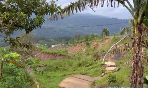 BPBD Cianjur Siapkan Tenda Pengungsian untuk Warga Sindanglangu yang Terdampak Pergeseran Tanah