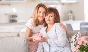 5 Tips Taklukkan Hati Sang Calon Mertua