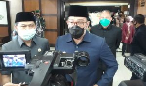 Emil Pastikan Tak Ada Diskriminasi Pendidikan di Perda Pesantren Emil Pastikan Tak Ada Diskriminasi Pendidikan di Perda Pesantren