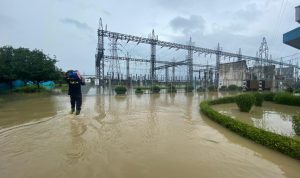 Utamakan Keselamatan Masyarakat di Daerah Terdampak Cuaca Ekstrem, PLN Jaga Kondisi Pendistribusian Listrik ke Pelanggan