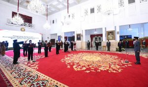 Komisioner Ombudsman RI Periode 2021-2026 Resmi Dilantik di Istana Presiden Komisioner Ombudsman RI Periode 2021-2026 Resmi Dilantik di Istana Presiden