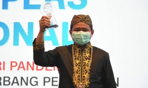Bupati Sumedang Raih Anugerah Kebudayaan PWI Bupati Sumedang Raih Anugerah Kebudayaan PWI