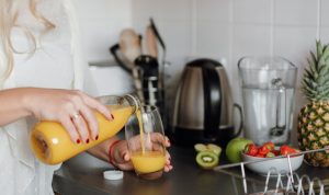 Waspada! Berikut Dampak Buruk Terlalu Banyak Minum Vitamin C