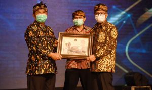 Satu Dekade Menjabat Dadang M Naser Hari Ini Resmi Lengser, Serahkan Kepemimpinan Kepada Pelaksana Harian (Plh) Bupati Bandung A. Tisna Umara