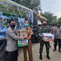 Polrestro Depok Gelar Pembagian Sembako Kepada Korban Banjir