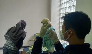 Tenaga Medis Divaksin Hari Ini, Berikut Penuturan Dari mereka