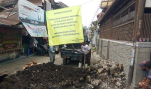 Bantuan Datangnya Lama, Warga Kampung Sukamantri Nekat Bongkar Drainase Bantuan Datangnya Lama, Warga Kampung Sukamantri Nekat Bongkar Drainase