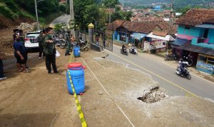 TPT Kantor Desa Ambruk, Kang DS Langsung Desainkan yang Baru