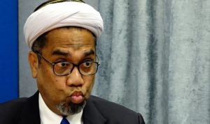 Ali Mochtar Ngabalin menyentil aktivis Neno Warisma dan beberapa tokoh lainnya termasuk Amien Rais yang berencana melakukan doa dan tahlilan