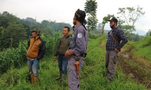 Sering Terjadi Banjir dan Longsor, Ibu Djati Kembali Lakukan Penghijauan Agar Sumedang Menjadi Kota Buludru Sering Terjadi Banjir dan Longsor, Ibu Djati Kembali Lakukan Penghijauan Agar Sumedang Menjadi Kota Buludru