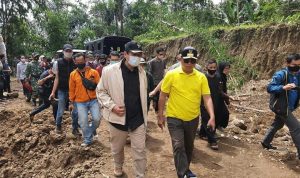 Polemik Pertambangan di Blok Leuweung Keusik, Pemprov Jabar Bakal Tindak Tambang Ilegal Polemik Pertambangan di Blok Leuweung Keusik, Pemprov Jabar Bakal Tindak Tambang Ilegal
