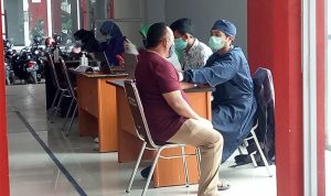 Vaksinasi Dosis Kedua di Pasar Atas Baru Cimahi, Tak Hanya Sasar Pedagang