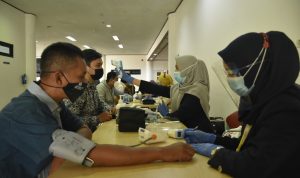 Vaksinasi Sasar Perguruan Tinggi, 3.422 Civitas Akademika ITB Jalani Vaksin COVID-19