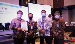 PLN Terima Sertifikat Aset Tersebar di Jawa Barat