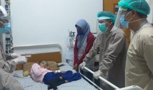 Bupati Bandung Terpilih Jenguk Anak Sakit yang Sempat Viral Bupati Bandung Terpilih Jenguk Anak Sakit yang Sempat Viral