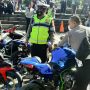Naik Motor Dilarang Pakai Sandal Jepit Oleh Polri, Ternyata Bisa Cegah 3 Resiko