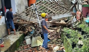 Komisi D DPRD Kabupaten Bandung Tinjau Lokasi Puting Beliung Cimenyan