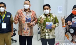 Anggota DPRD Bekasi Ikuti Vaksinasi Covid-19, Anjurkan Masyarakat untuk Ikut Berikhtiar Lawan Pandemi Anggota DPRD Bekasi Ikuti Vaksinasi Covid-19, Anjurkan Masyarakat untuk Ikut Berikhtiar Lawan Pandemi