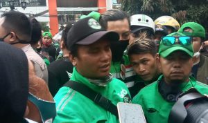 Dikira Copet, Pengemudi Ojol Malah Kena Pukul Anggota Satpol PP Kota Bandung Dikira Copet, Pengemudi Ojol Malah Kena Pukul Anggota Satpol PP Kota Bandung